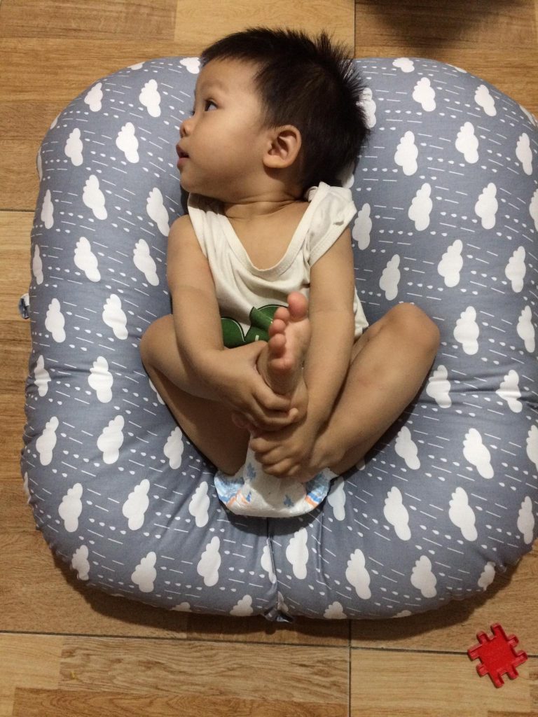Gối chống ọc sữa cho bé