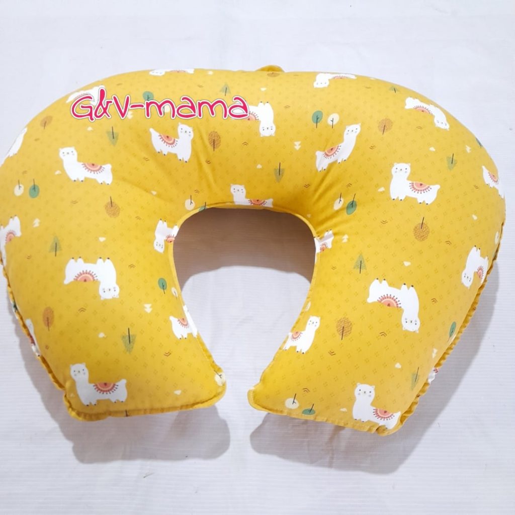 Gối chữ C cho bé bú